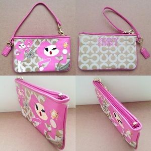 Coach Poppy Chan Pinky Wristlet